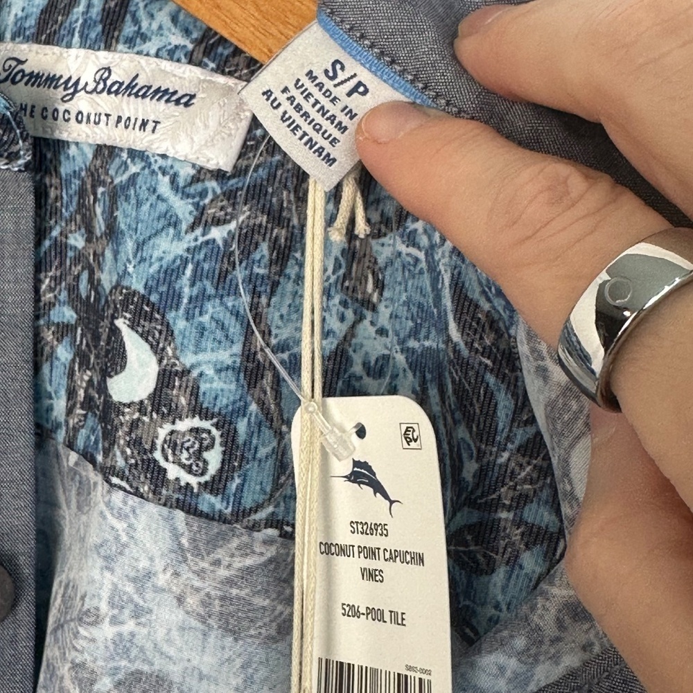 Tommy Bahama Men's Coconut Point Capuchin Vines IslandZone Camp Shirt Small - Picture 5 of 6
